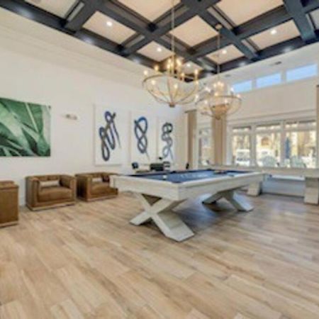 South Charlotte Most Wanted Extérieur photo