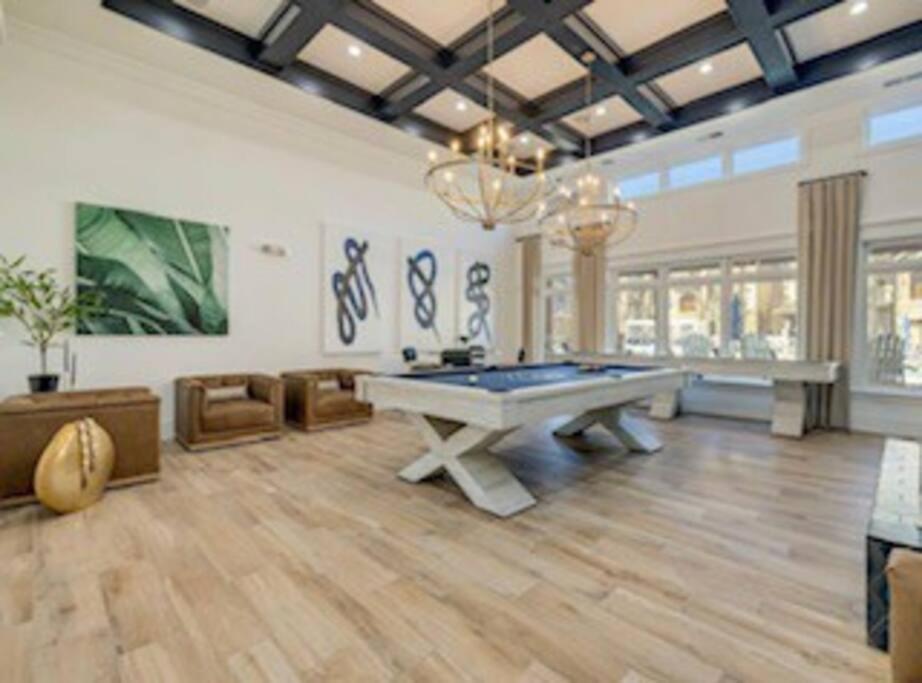 South Charlotte Most Wanted Extérieur photo
