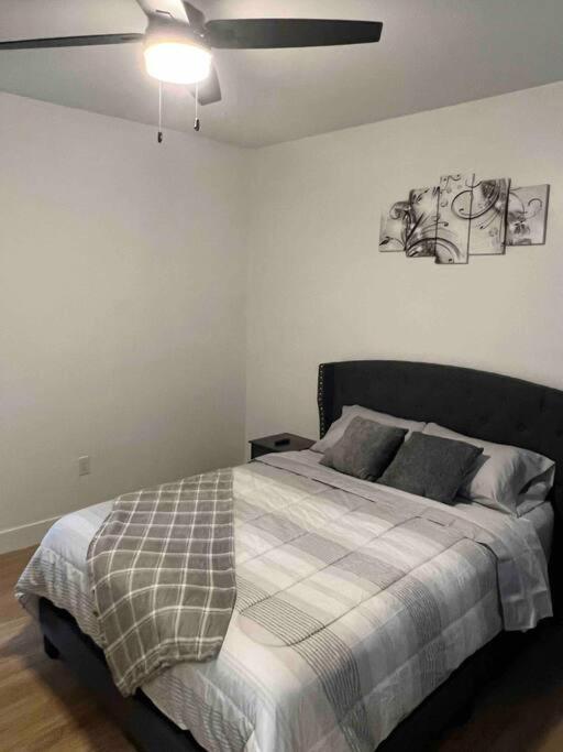 South Charlotte Most Wanted Extérieur photo