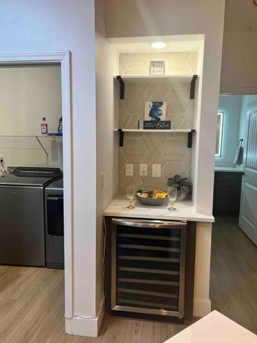 South Charlotte Most Wanted Extérieur photo