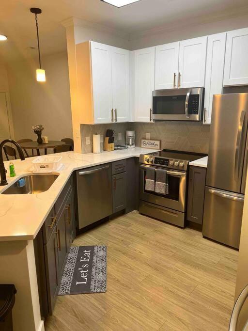 South Charlotte Most Wanted Extérieur photo
