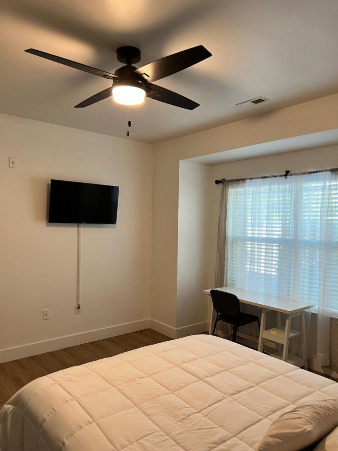 South Charlotte Most Wanted Extérieur photo